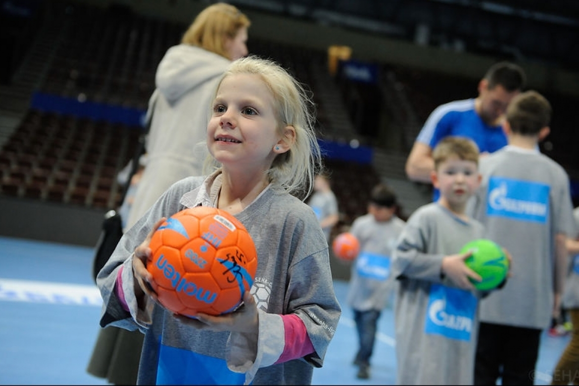 Kids day in Veszprem Arena with players