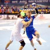 First win and precious points for Meshkov Brest