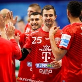 Record-breaking Veszprem follow PPD Zagreb to the final